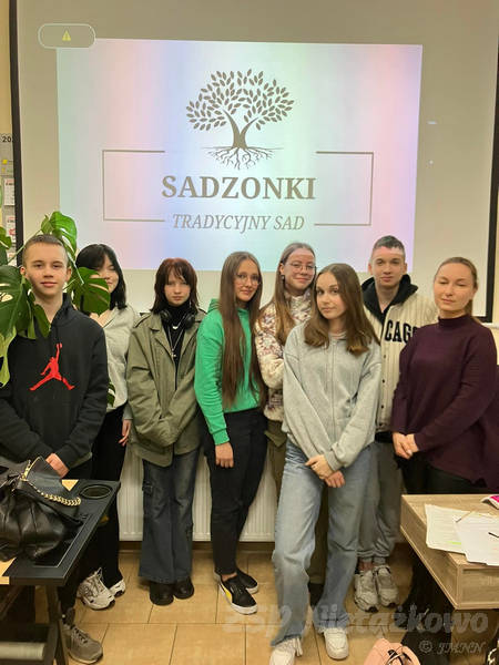 „Sadzonki” budują Tradycyjny sad
