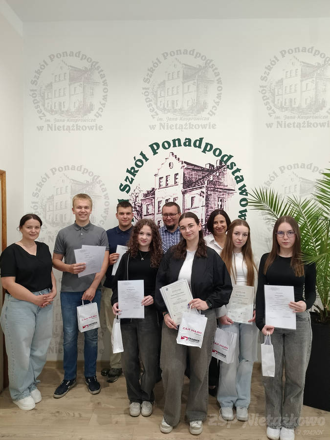 Podsumowanie osiągnięć uczniów technikum spedycji